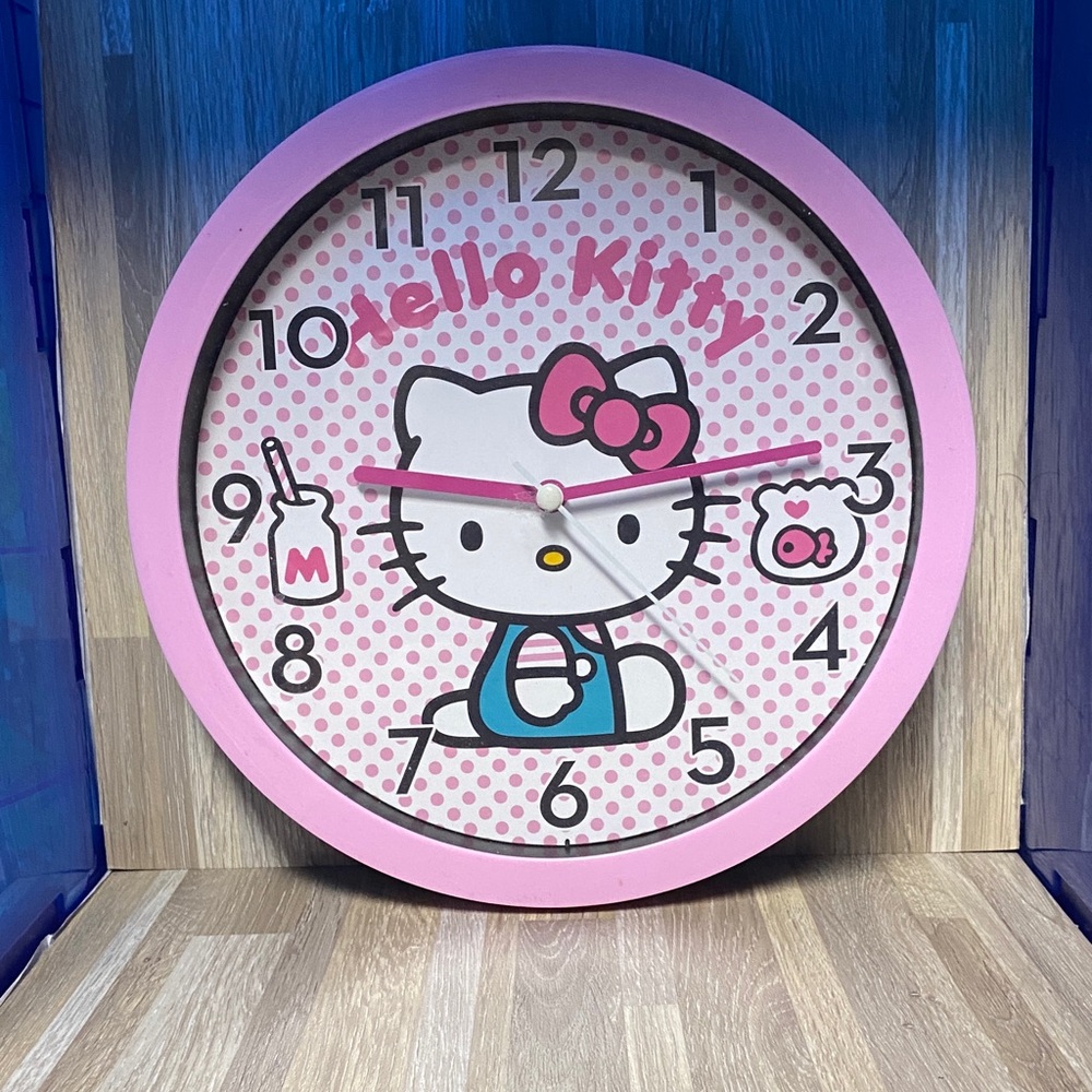Hello Kitty Pink Wall Clock round